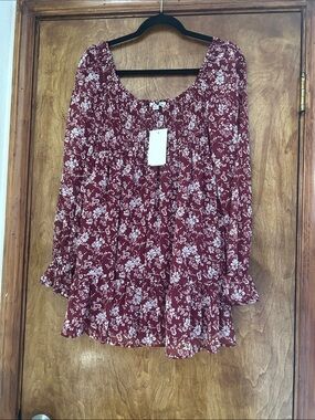 Scoop-Neck Floral Peasant Blouse in Burgundy